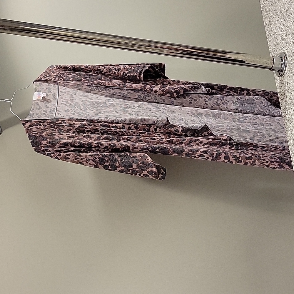 LuLaRoe wrap - Picture 2 of 8